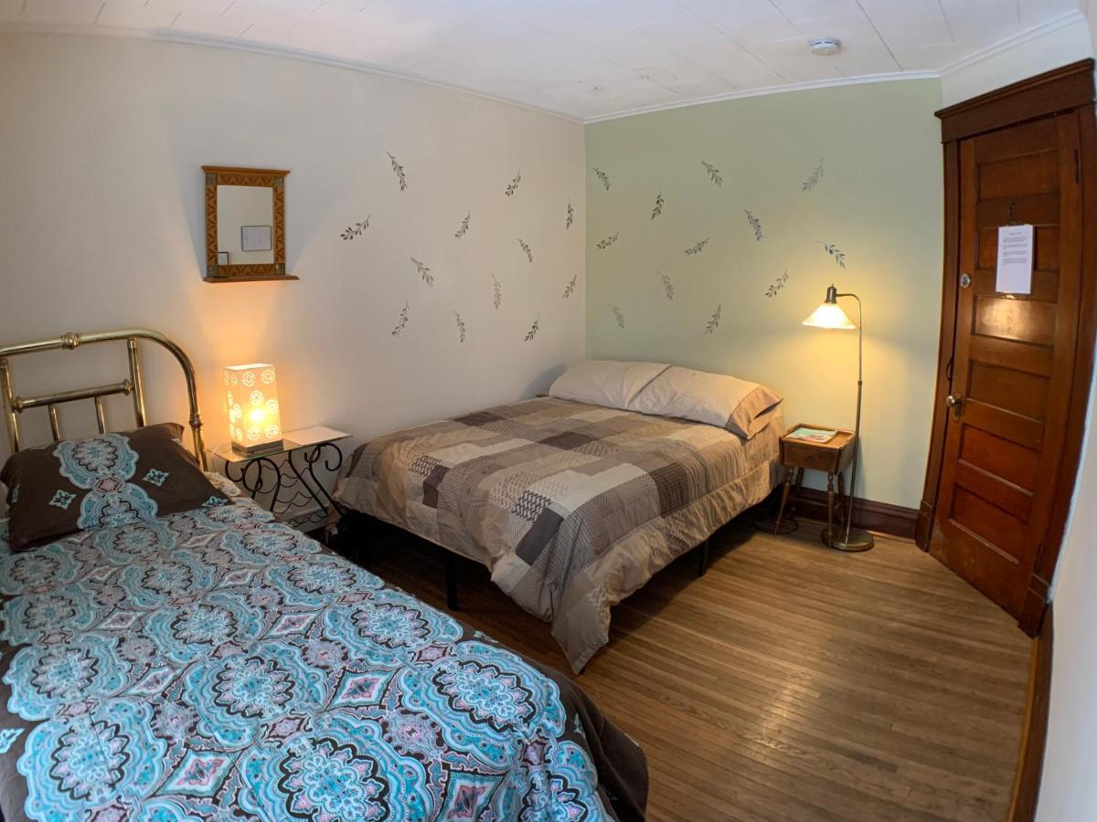 Wanderfalls & Hostal